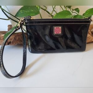 Dooney & Bourke Clutch Bag 8 x 4.5 inch Patent Leather Black Zipper Wristlet